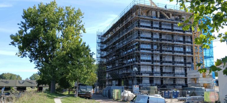 Wonen in een gebouw van sloophout